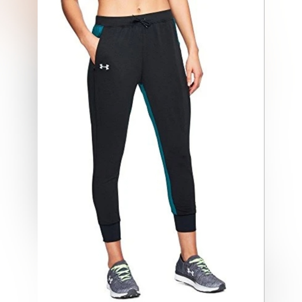 Under Armour Women's Cold Gear Reactor Jogger,Black /Reflective, Medium.